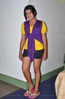 Tashu Kaushik feet photo 3