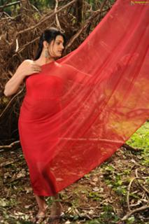 Tashu Kaushik feet photo 14