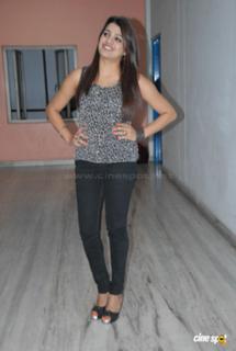 Tashu Kaushik feet photo 2