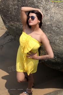 Tashu Kaushik feet photo 19