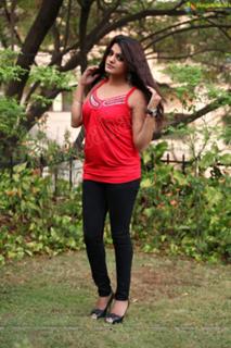 Tashu Kaushik feet photo 14