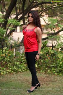 Tashu Kaushik feet photo 12