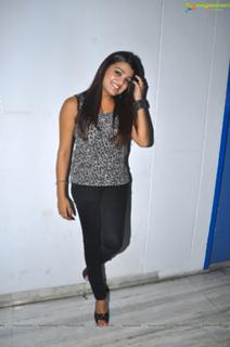 Tashu Kaushik feet photo 3
