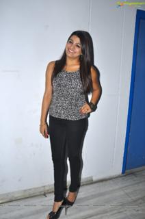 Tashu Kaushik feet photo 2