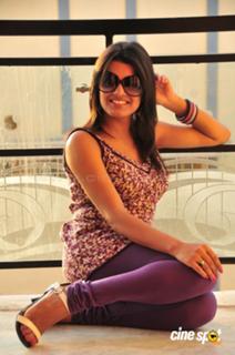 Tashu Kaushik feet photo 1