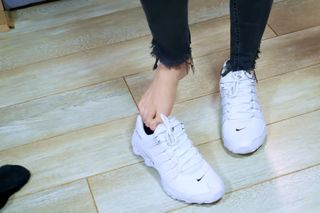 Tata Estaniecki feet photo 11