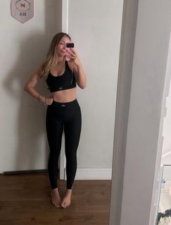 Tata Estaniecki feet photo 2