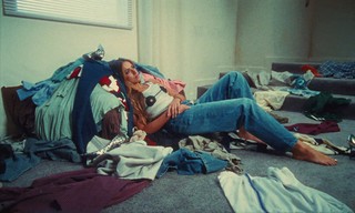 Tate McRae feet photo thumbnail