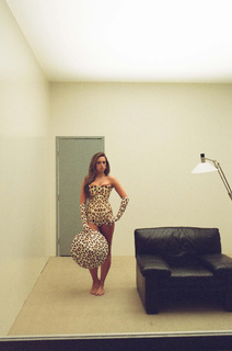 Tate McRae feet photo thumbnail