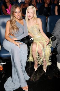 Tate McRae feet photo thumbnail