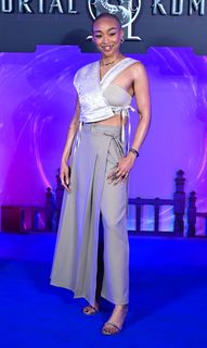 Tati Gabrielle feet photo 10