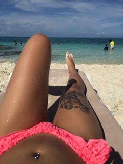 Tati Zaqui feet photo thumbnail