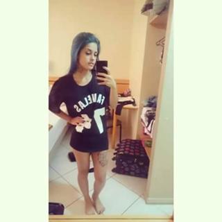 Tati Zaqui feet photo thumbnail