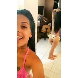 Tati Zaqui feet photo thumbnail