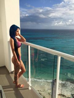 Tati Zaqui feet photo thumbnail