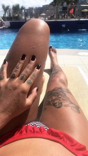 Tati Zaqui feet photo thumbnail