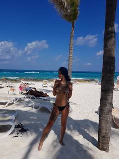 Tati Zaqui feet photo thumbnail