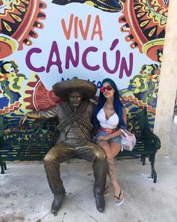 Tati Zaqui feet photo thumbnail