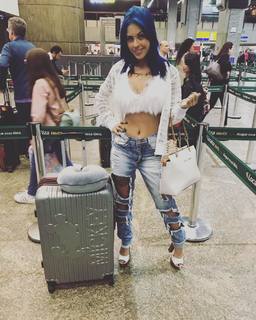 Tati Zaqui feet photo thumbnail