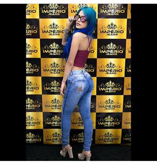 Tati Zaqui feet photo thumbnail