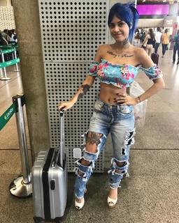 Tati Zaqui feet photo thumbnail