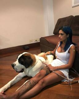 Tati Zaqui feet photo thumbnail