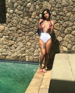 Tati Zaqui feet photo thumbnail