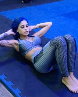 Tati Zaqui feet photo thumbnail