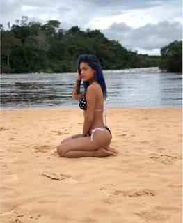 Tati Zaqui feet photo thumbnail