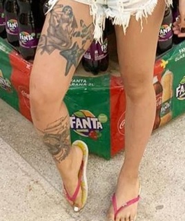 Tati Zaqui feet photo thumbnail