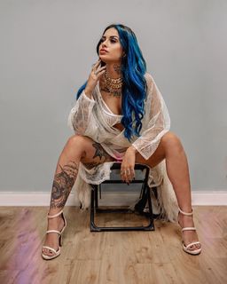 Tati Zaqui feet photo thumbnail