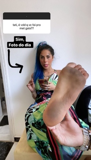 Tati Zaqui feet photo thumbnail