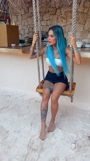 Tati Zaqui feet photo thumbnail