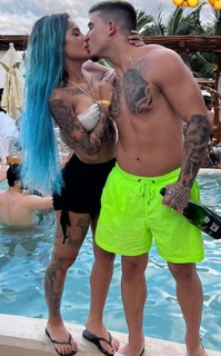 Tati Zaqui feet photo thumbnail