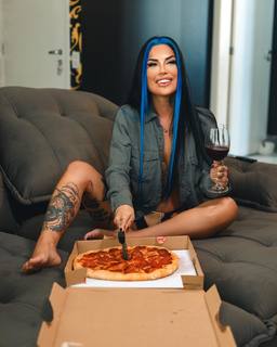 Tati Zaqui feet photo thumbnail