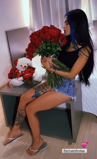 Tati Zaqui feet photo thumbnail