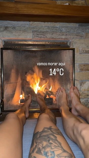 Tati Zaqui feet photo thumbnail