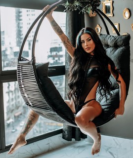 Tati Zaqui feet photo thumbnail