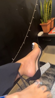 Tati Zaqui feet photo thumbnail