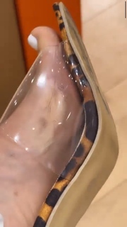 Tati Zaqui feet photo thumbnail