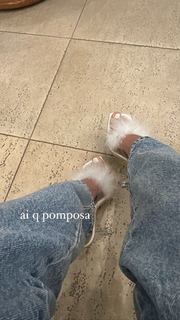 Tati Zaqui feet photo thumbnail