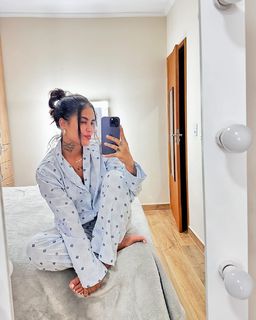 Tati Zaqui feet photo thumbnail