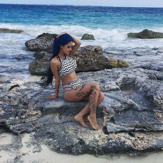 Tati Zaqui feet photo 8