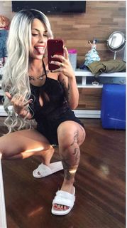 Tati Zaqui feet photo 5