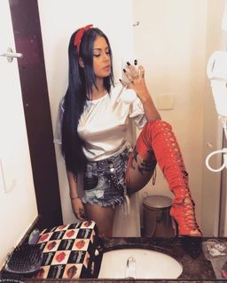 Tati Zaqui feet photo 10