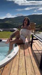 Tati Zaqui feet photo 3