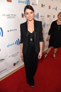Tatiana Maslany feet photo thumbnail