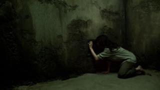 Tatiana Maslany feet photo thumbnail