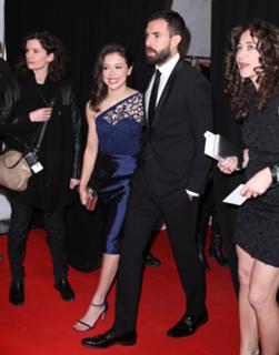 Tatiana Maslany feet photo thumbnail