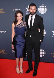 Tatiana Maslany feet photo thumbnail